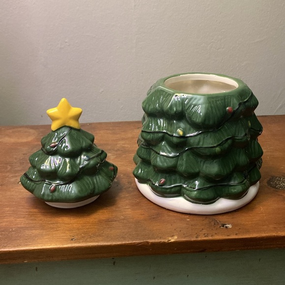 NWT- Stunning Holiday Christmas Tree 🎄with Lights Ceramic Cookie Jar Decoration - Picture 4 of 17
